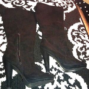 Chic Black Heeled Boots for Women